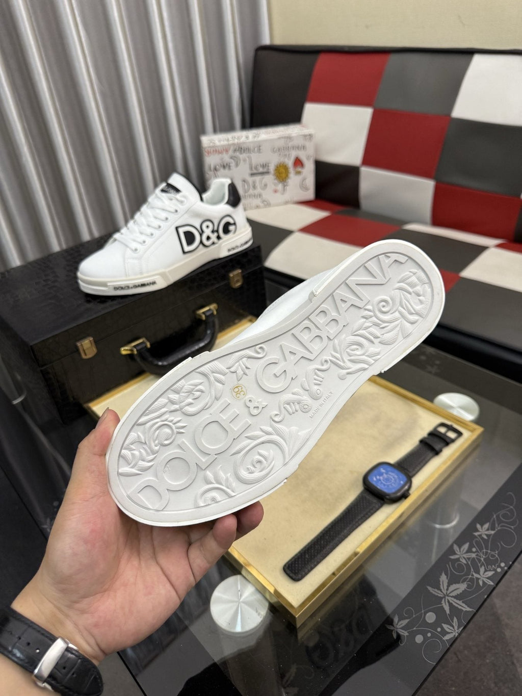 Dolce & Gabbana White Logo Low-Top Sneakers - Black Heel Accent And White Sole