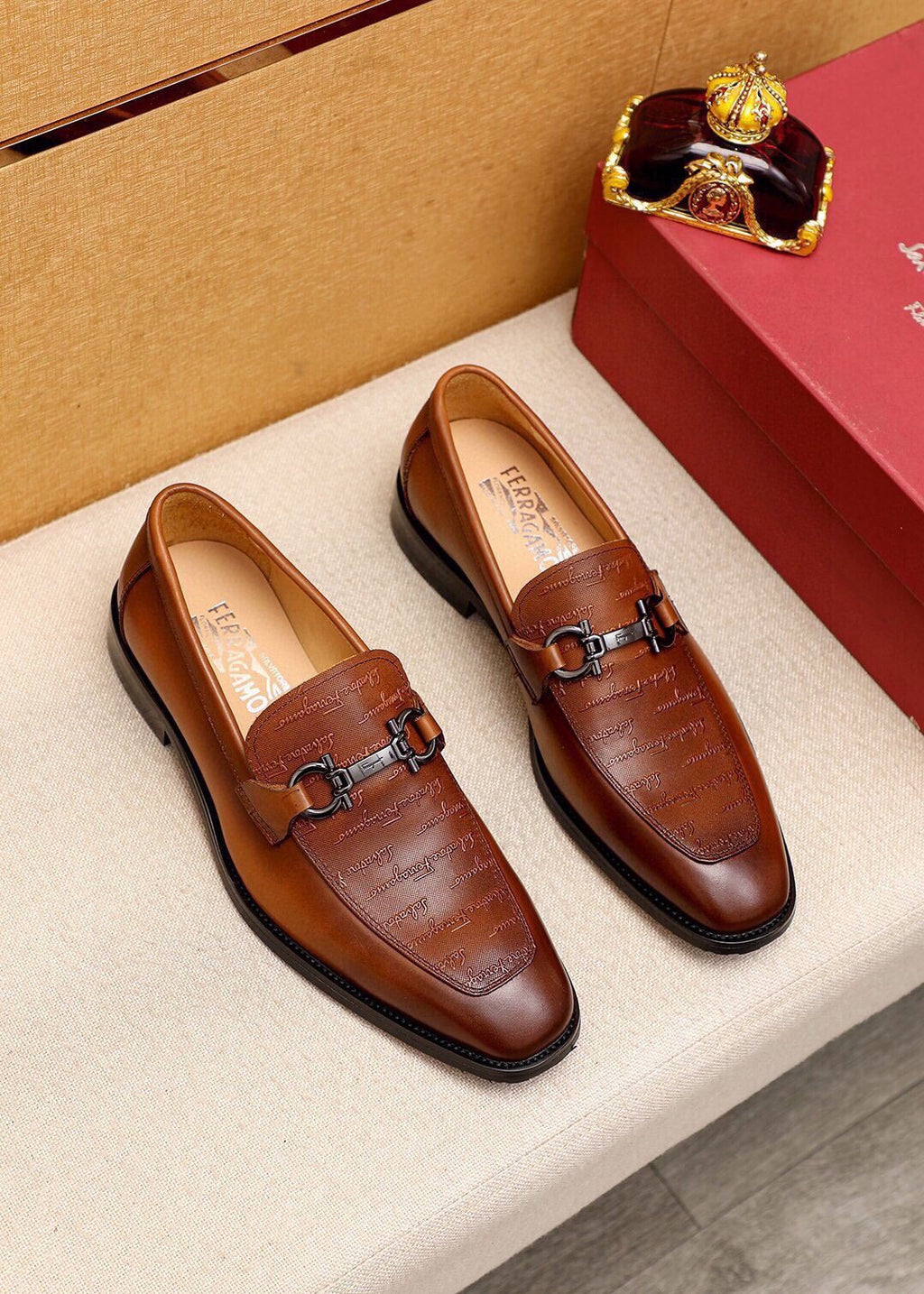 Ferragamo Men's Textured Leather Loafers - Low-Profile Sole