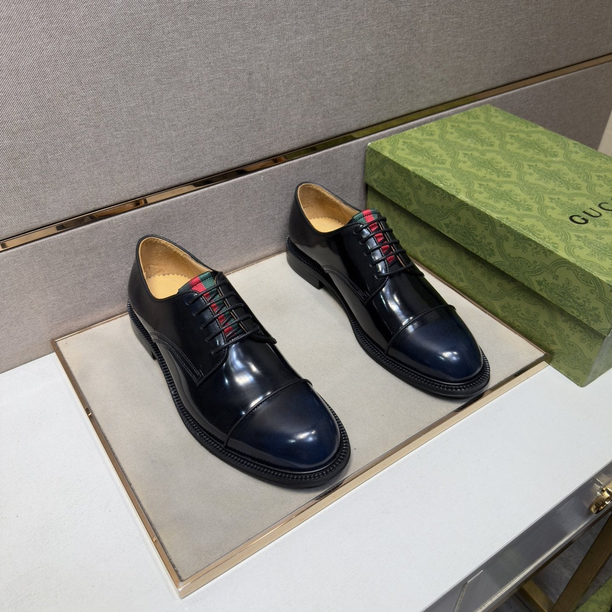 Gucci Men's Stripe-Accent Lace-Up Dress Shoes
